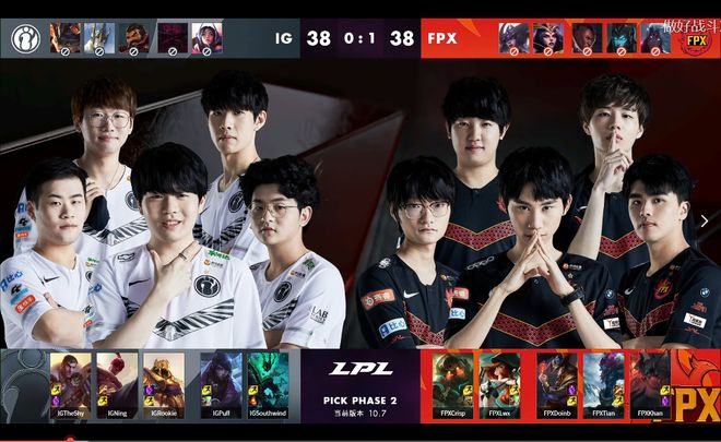 国羽的背后 国羽的背后