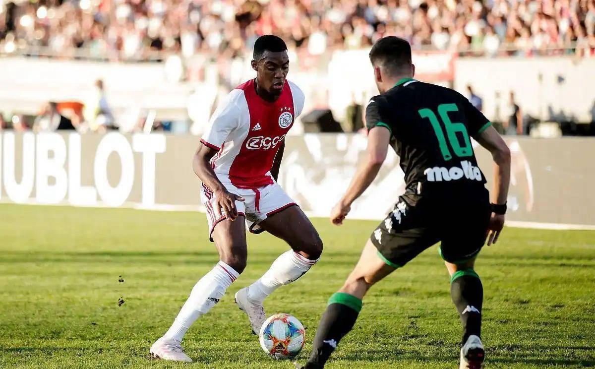 赛中对比利 赛中对比利