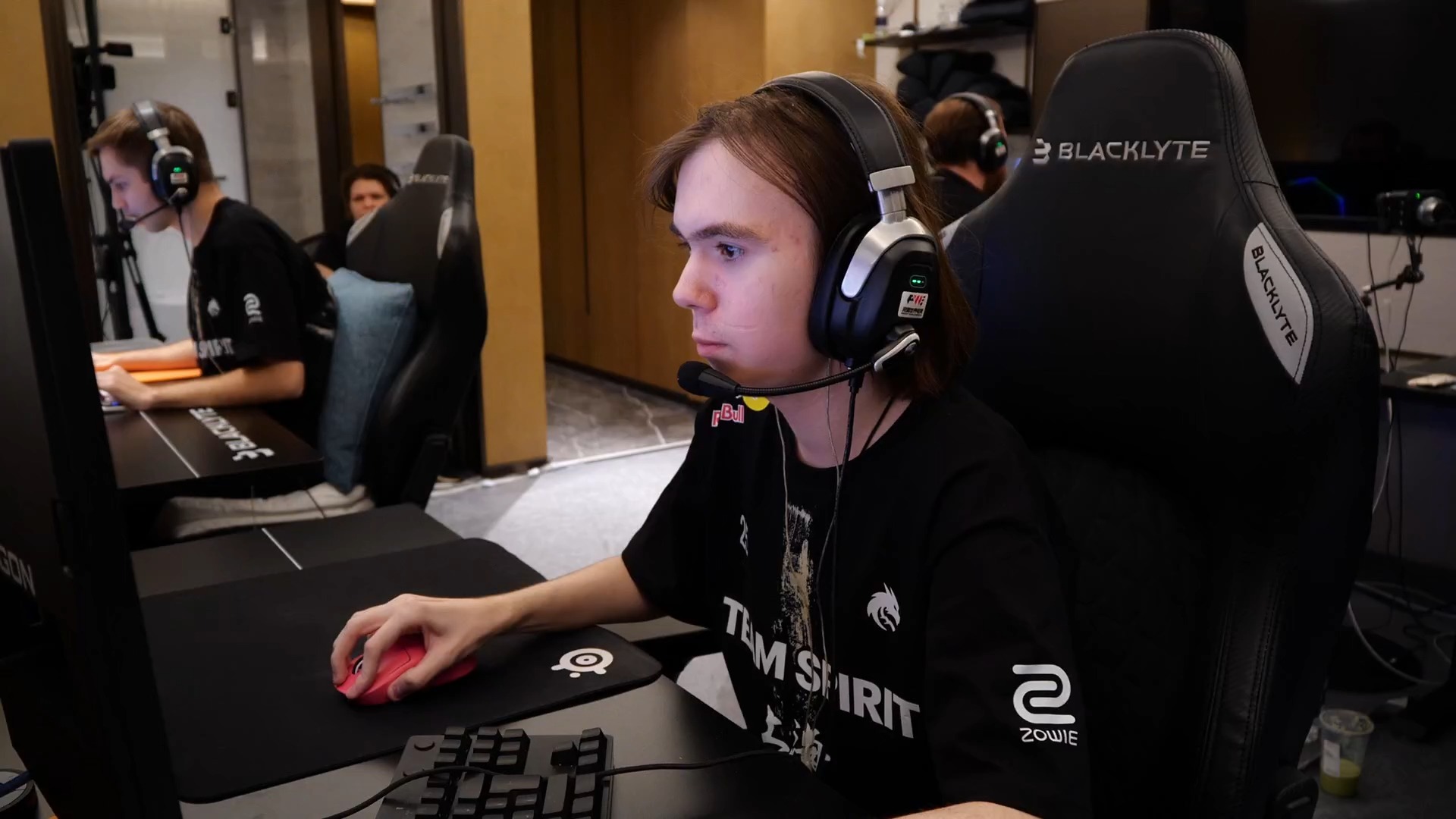 伍都在为荣 伍都在为荣