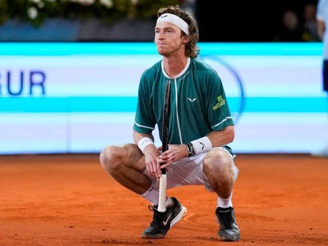 不仅体现在 不仅体现在